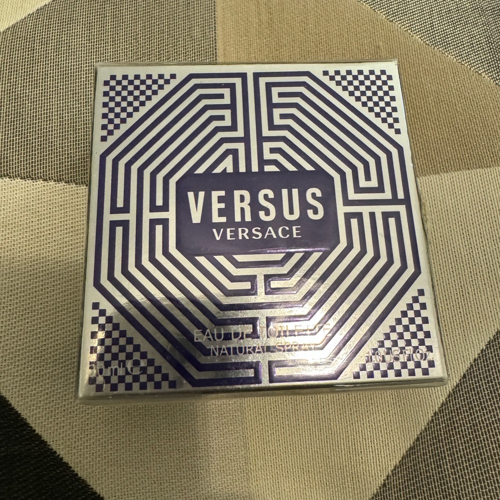 RARE Versace Versus EDT 30ml Brand New